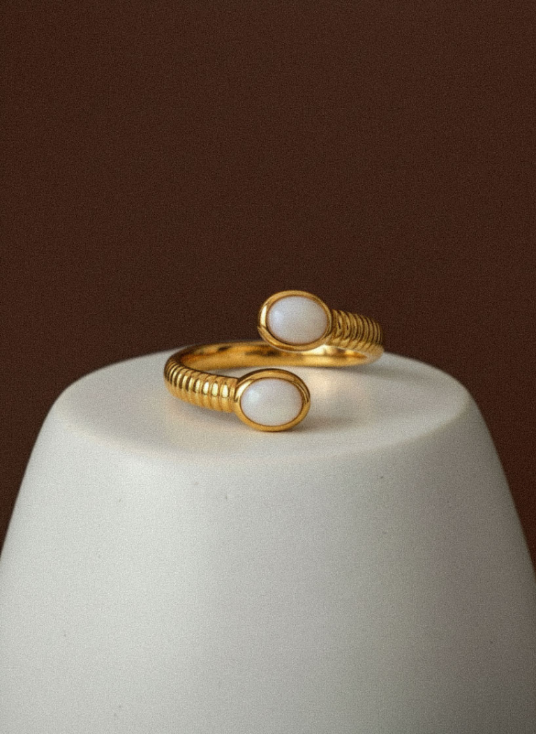 Aveline Oval Vintage Ring