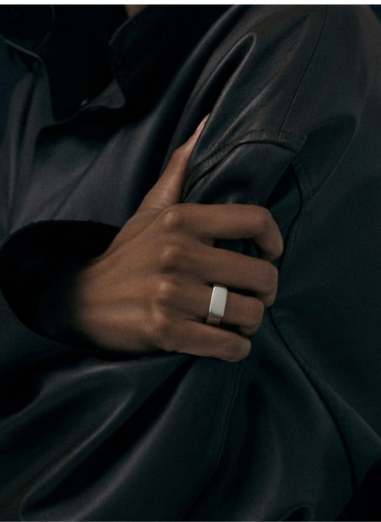 Noir Signet Ring